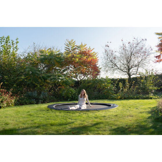 Cama elástica deportiva a nivel del suelo EXIT InTerra ø244cm, color negro