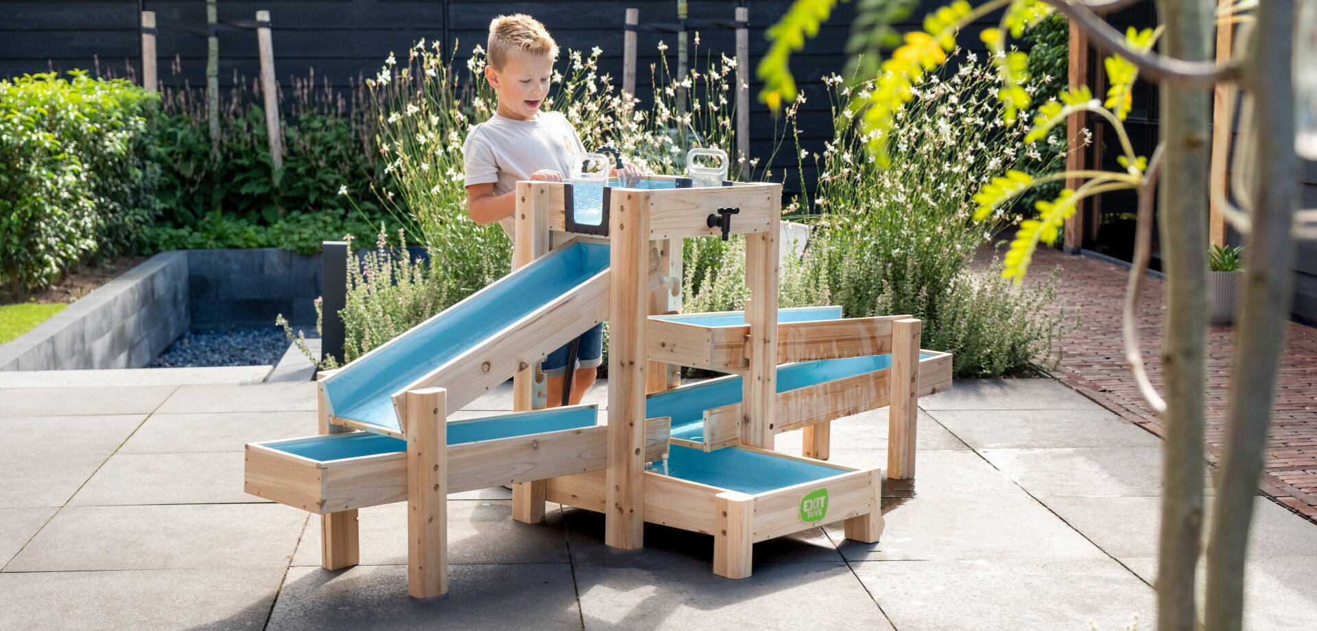 pista de agua, juguete de exterior, diversi&oacute;n en el jard&iacute;n, aprender jugando, bomba y esclusa