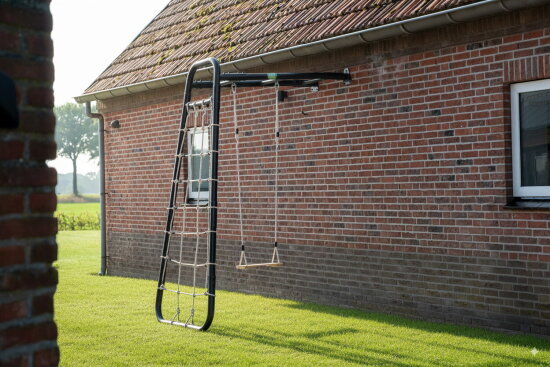 Monkeybar contra la pared, ahorra espacio, resistente y multifuncional.